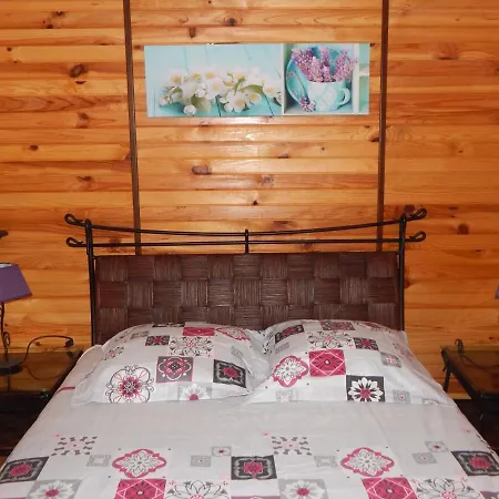 Au Petit Chalet Normand Dağ evi